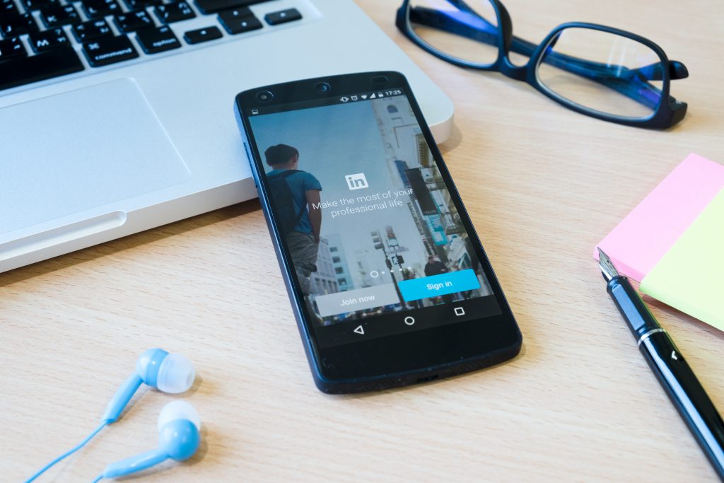 Cómo comunicar por escrito en LinkedIn, publicaciones, artículos, recomendaciones