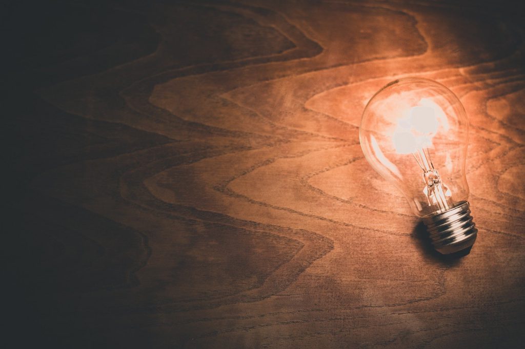 Próximos cambios regulatorios de electricidad: impacto en las empresas y cómo adaptarse