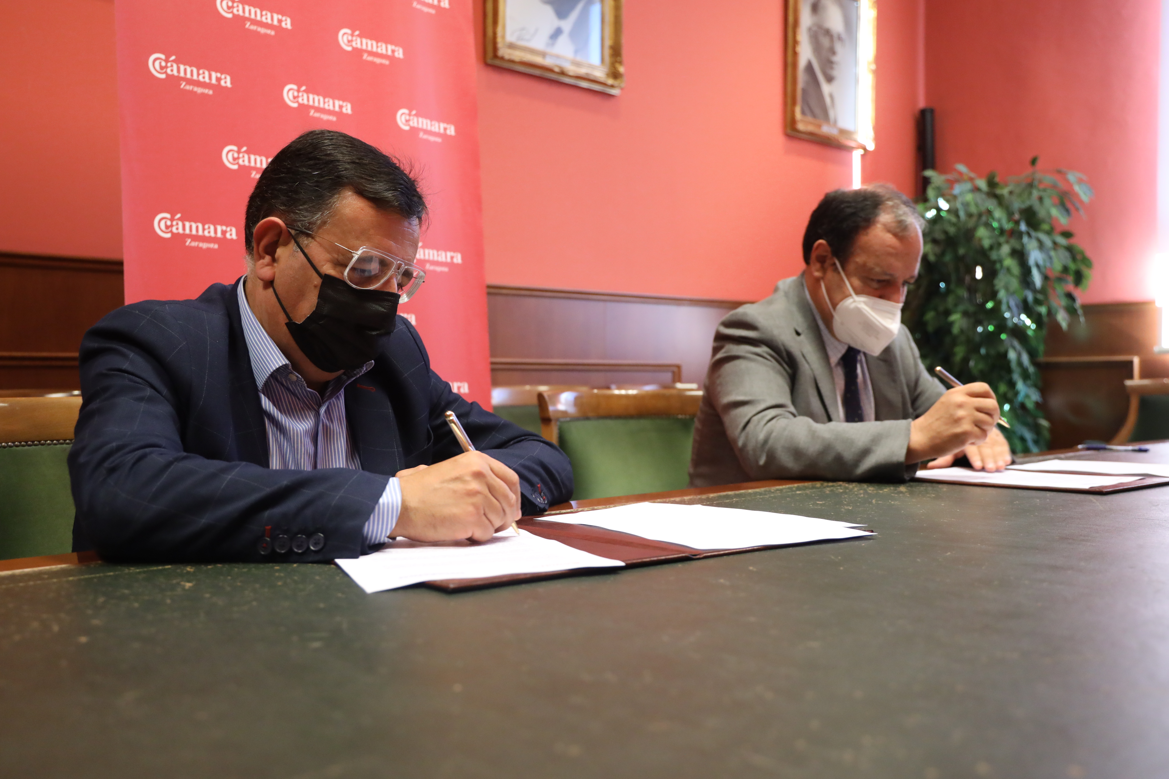 Cámara Zaragoza firma un convenio de colaboración con el Colegio de Mediadores de Seguros