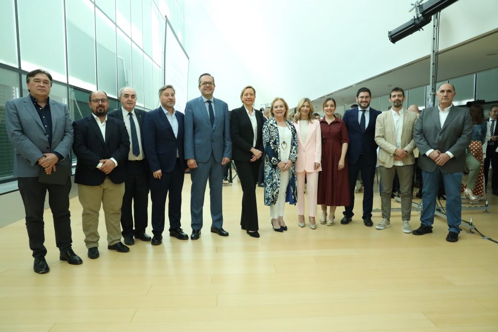 Los partidos explican a los empresarios sus propuestas para impulsar la economía