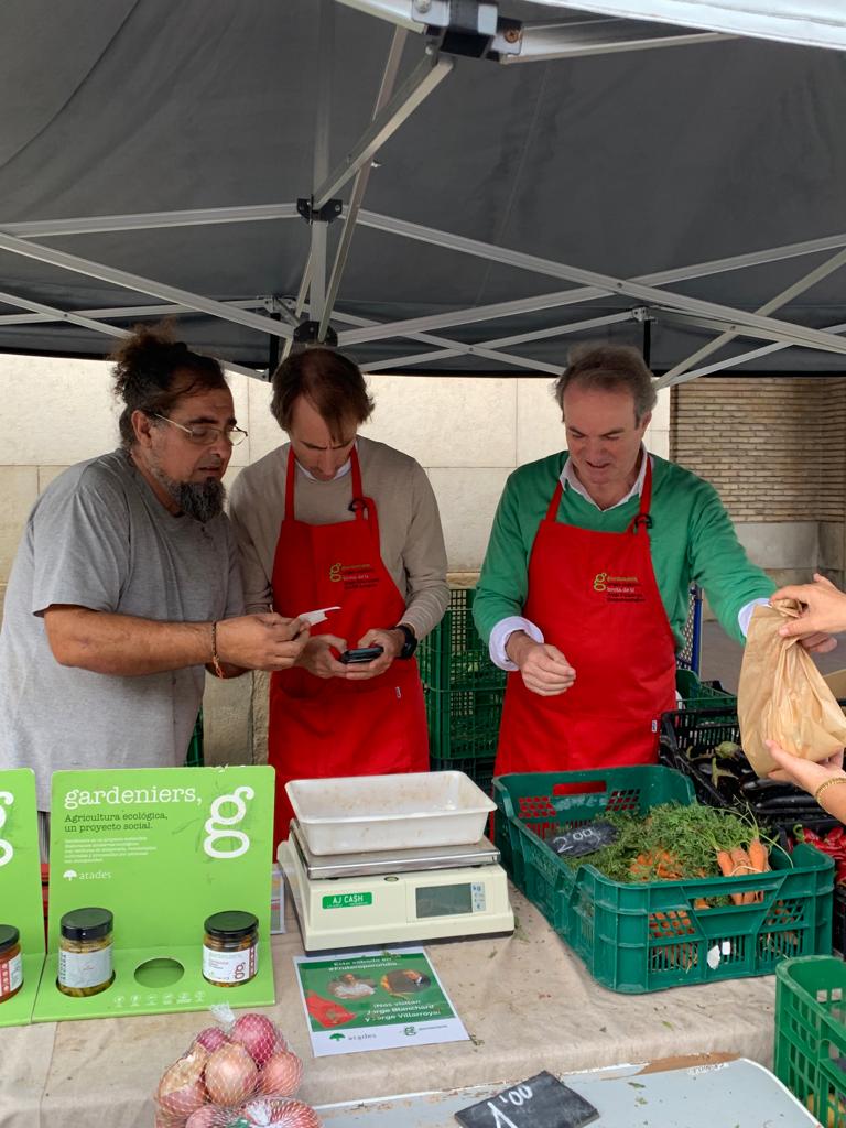 Jorge Villarroya, «frutero por un día» con Gardeniers