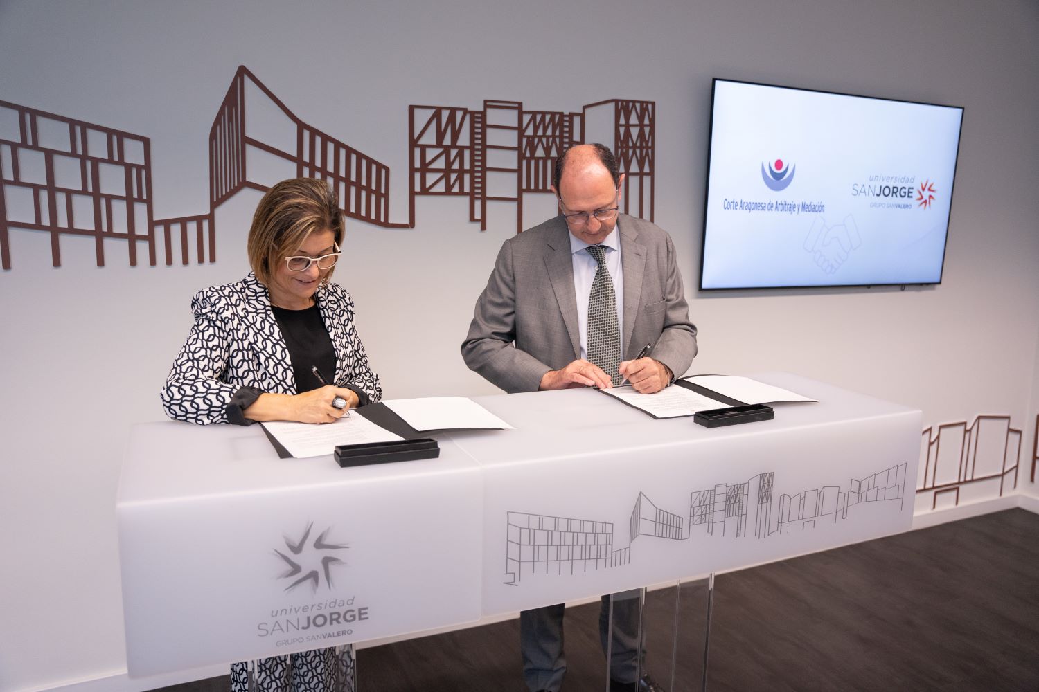 La Corte Aragonesa de Arbitraje y Mediación y la Universidad San Jorge firman un convenio de colaboración