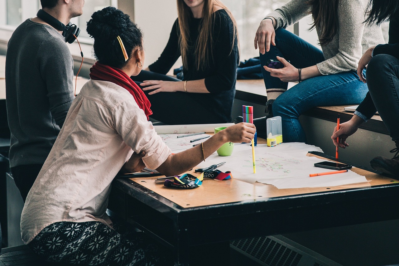 Entre Estrés y Productividad: Riesgos Psicosociales que Impactan en el Bienestar Laboral