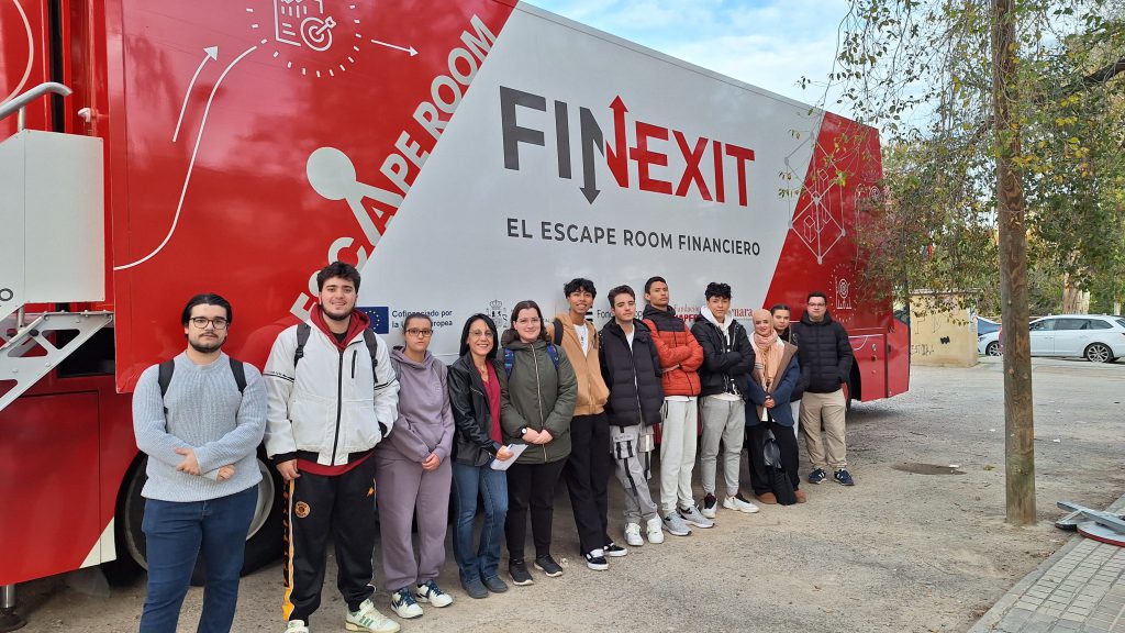 FINEXIT, el ‘escape room’ financiero que  desafía a los estudiantes de Formación Profesional, se detiene en Zaragoza