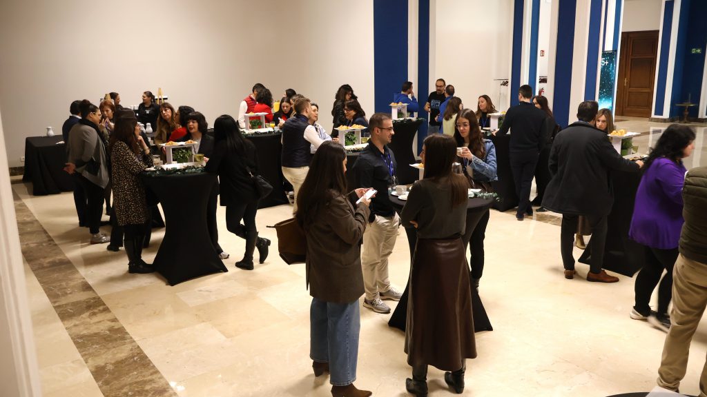 El “Encuentro Talento 45+” reúne en Zaragoza a un centenar de profesionales sénior y empresas para activar nuevas oportunidades laborales