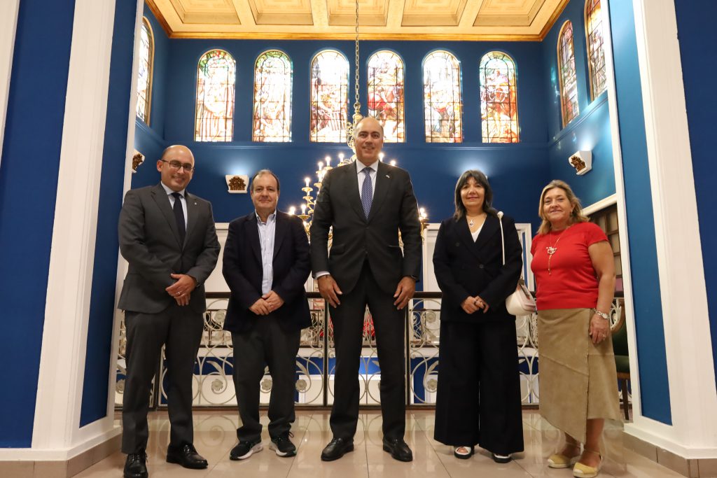 El embajador de Argentina visita Cámara Zaragoza