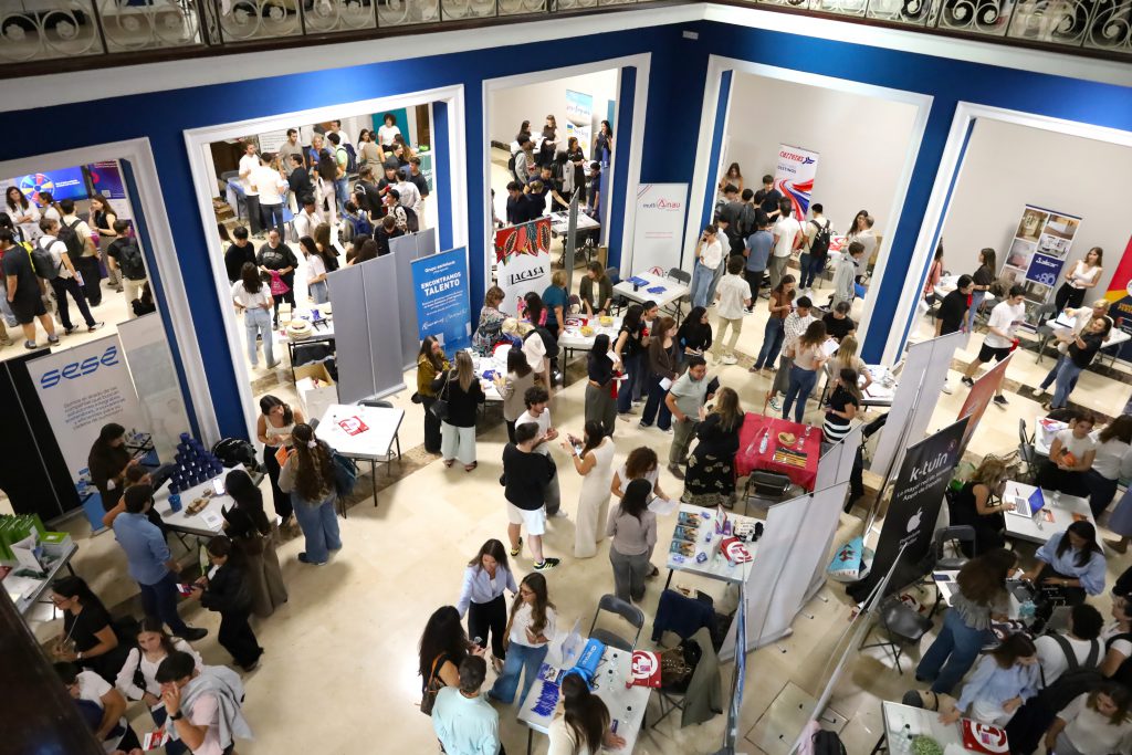 JobFest reúne a 75 empresas y más de 2000 jóvenes en la Cámara de Zaragoza para conectar con el talento joven